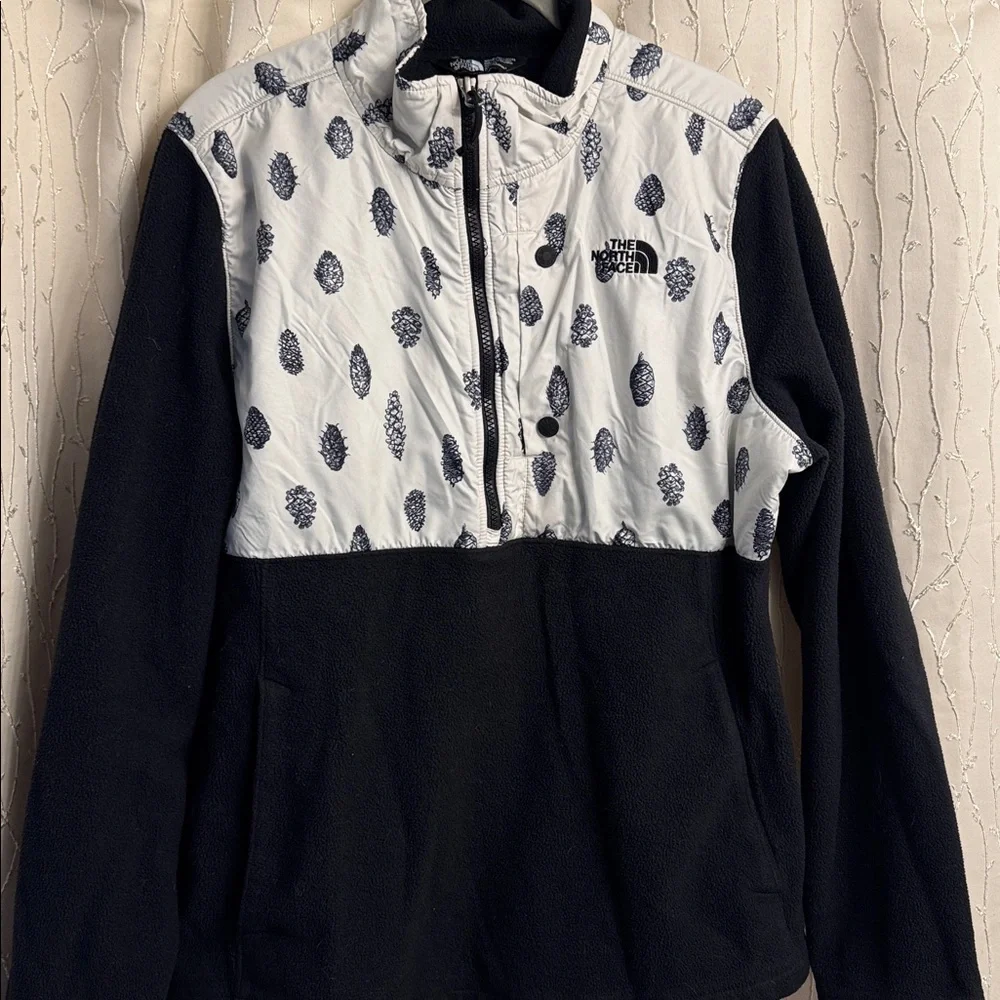 The North Face Black and White Pinecone Fleece Jacket - Picture 3 of 8